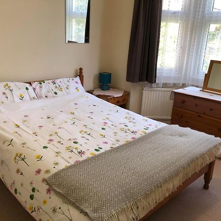 Spacious West London 2 Bedroom Apartment Dış mekan fotoğraf