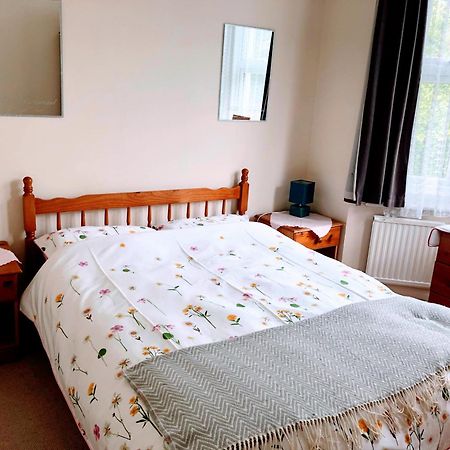 Spacious West London 2 Bedroom Apartment Dış mekan fotoğraf