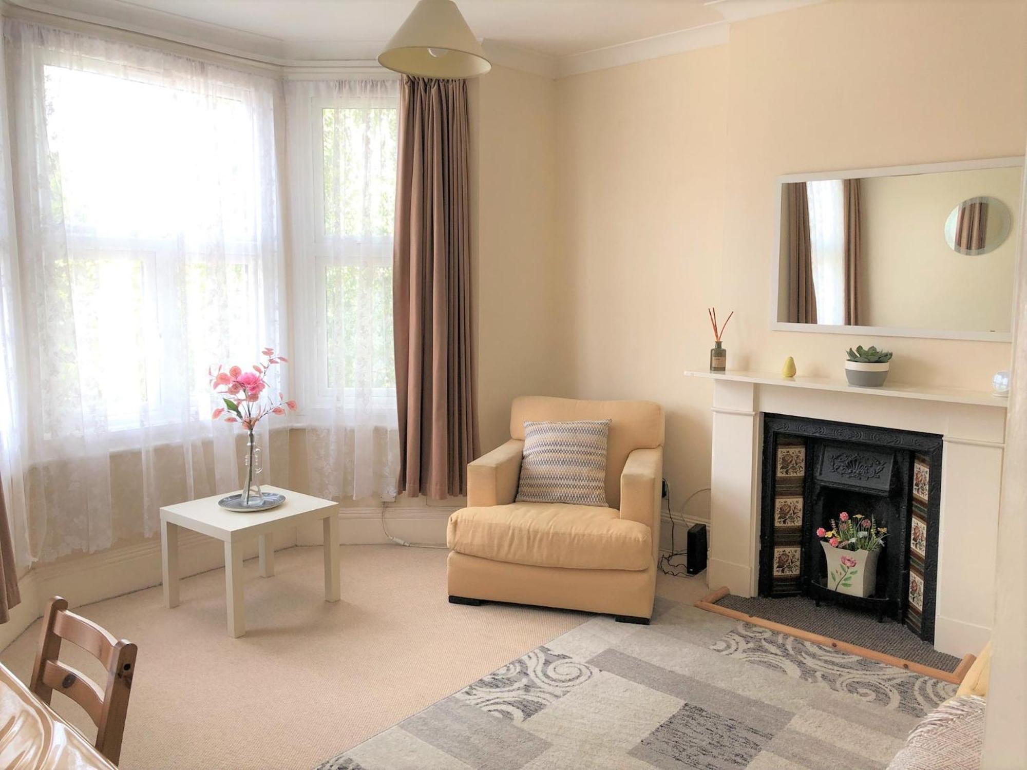 Spacious West London 2 Bedroom Apartment Dış mekan fotoğraf