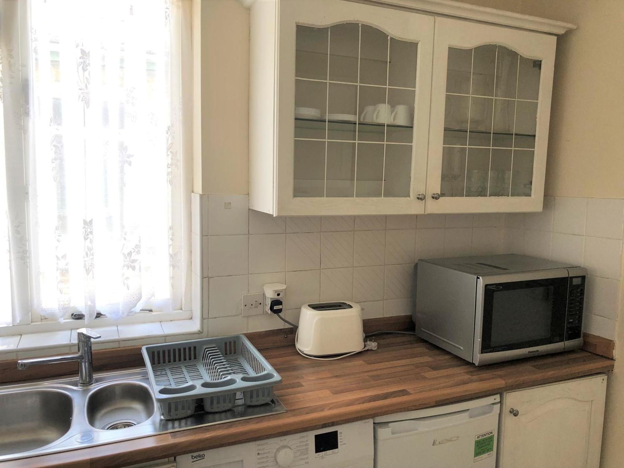 Spacious West London 2 Bedroom Apartment Dış mekan fotoğraf