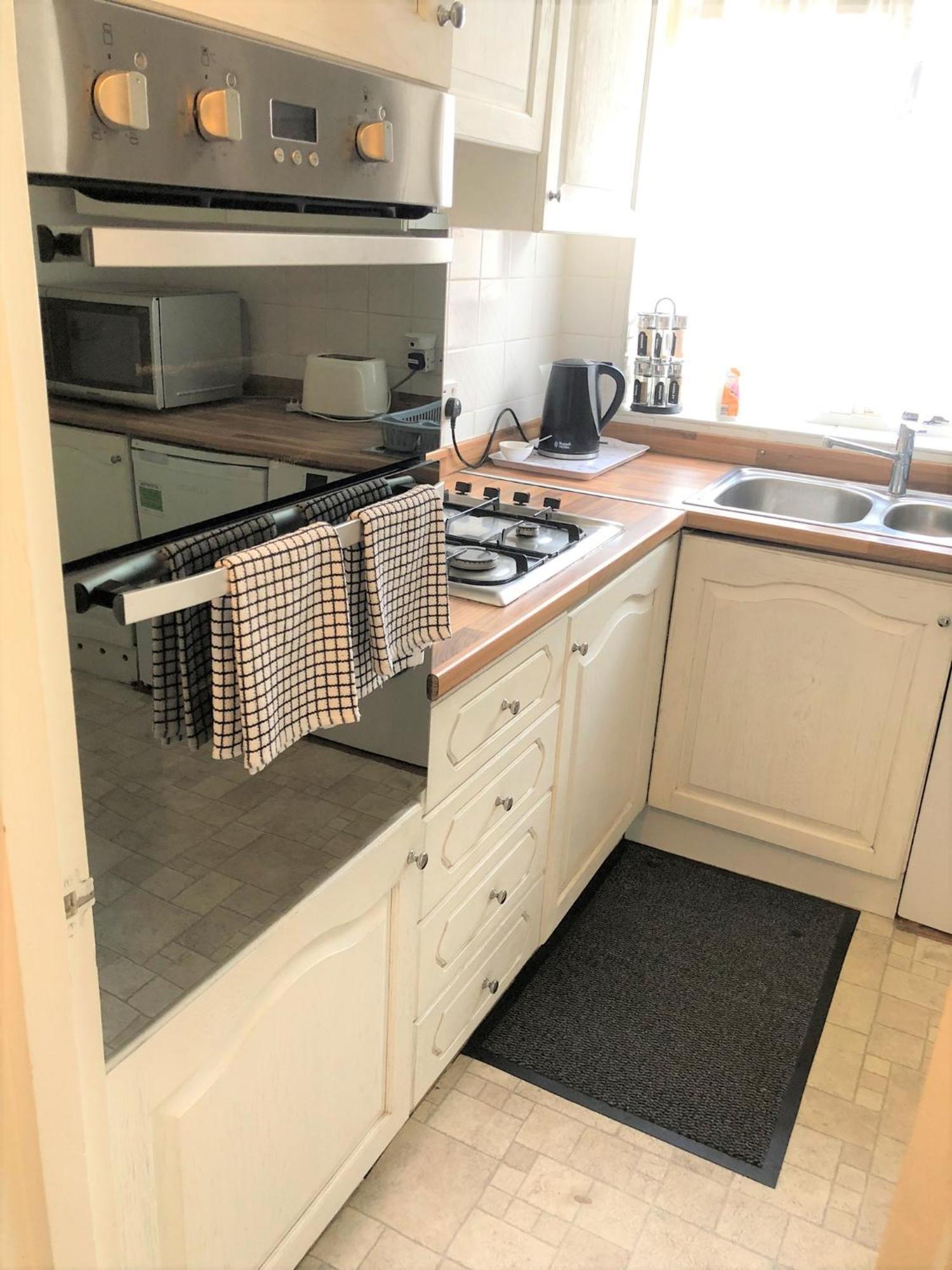 Spacious West London 2 Bedroom Apartment Dış mekan fotoğraf