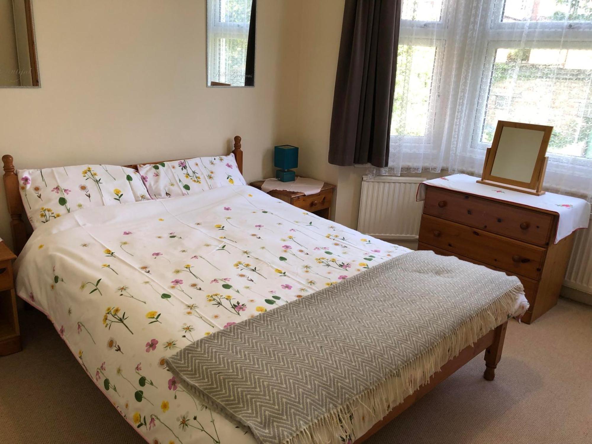 Spacious West London 2 Bedroom Apartment Dış mekan fotoğraf
