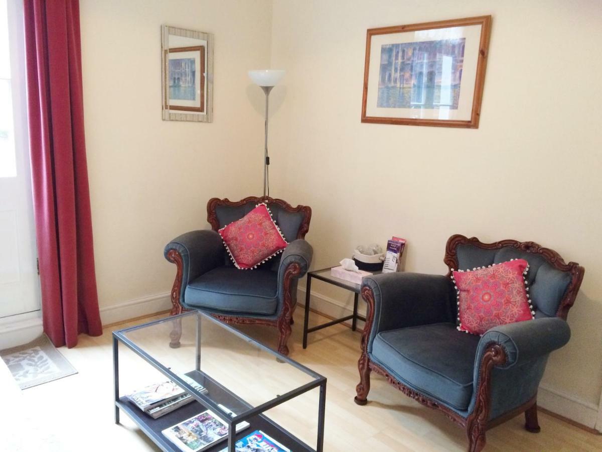 Spacious West London 2 Bedroom Apartment Dış mekan fotoğraf