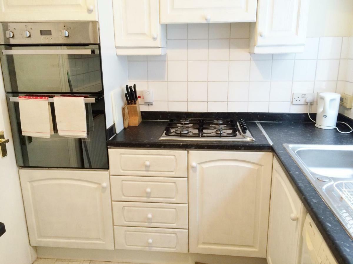 Spacious West London 2 Bedroom Apartment Dış mekan fotoğraf