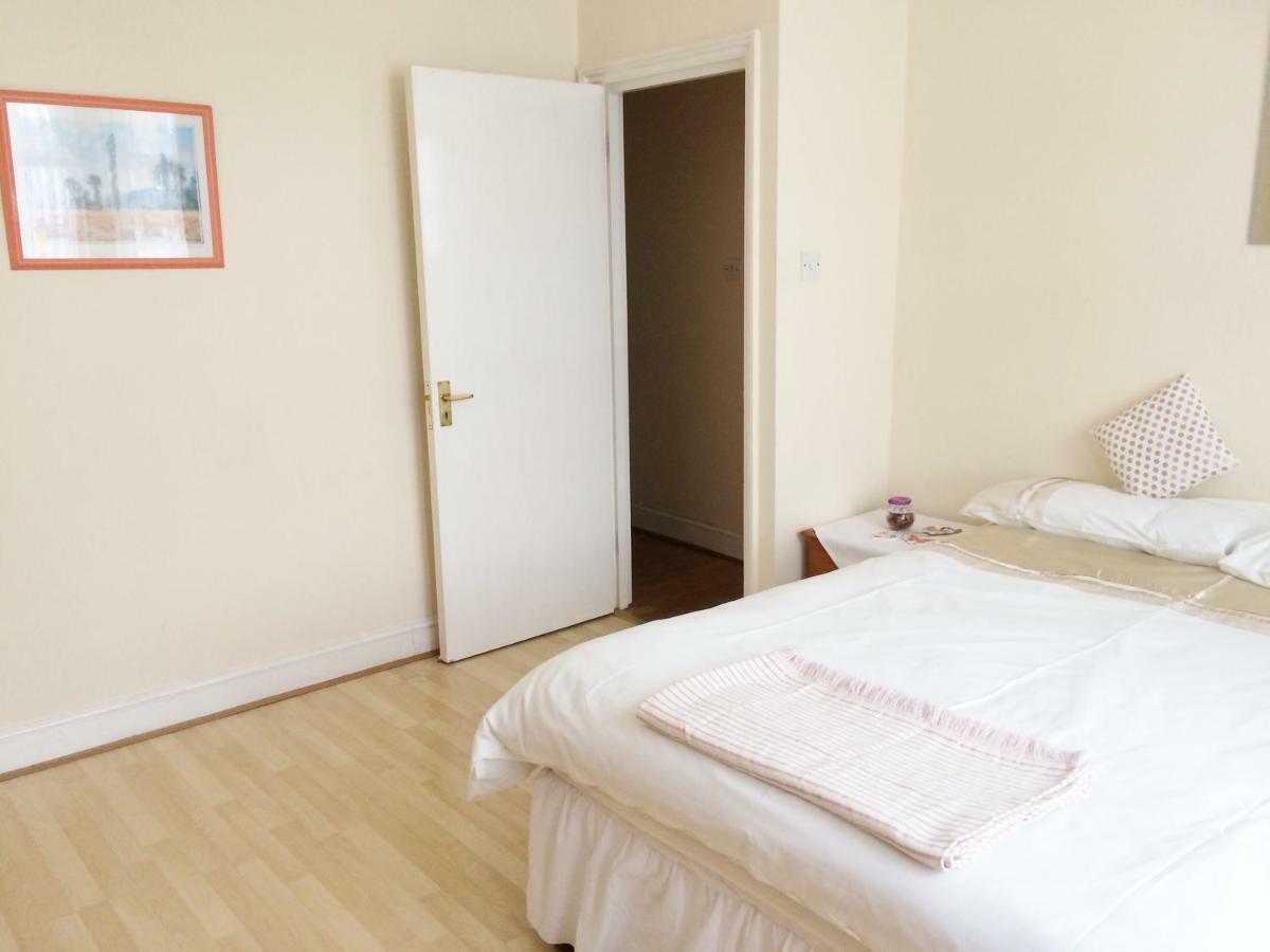 Spacious West London 2 Bedroom Apartment Dış mekan fotoğraf