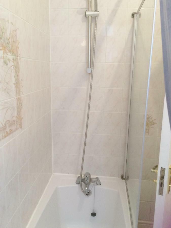 Spacious West London 2 Bedroom Apartment Dış mekan fotoğraf