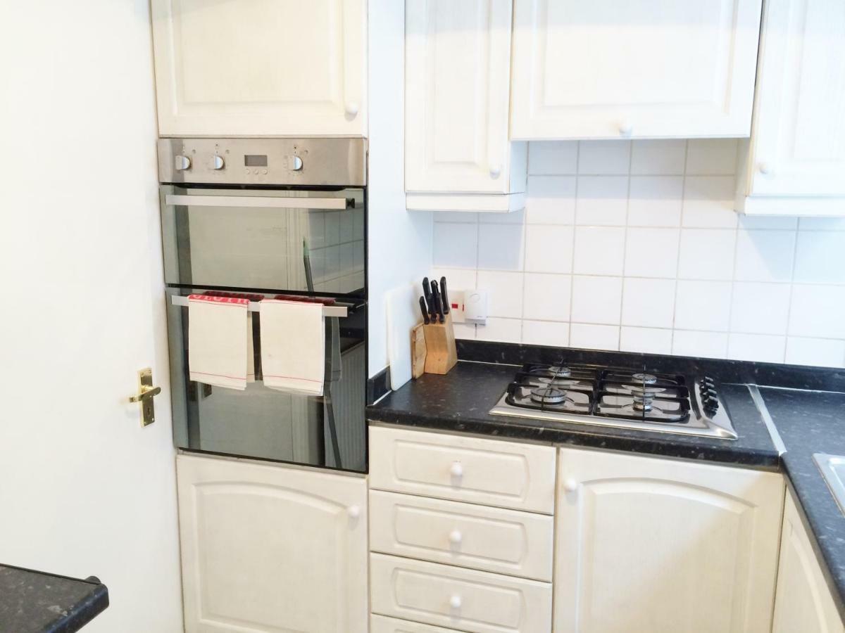 Spacious West London 2 Bedroom Apartment Dış mekan fotoğraf